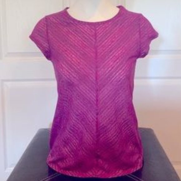 Saucony Women's Short Sleeve Breeze Top - Picture 1 of 3